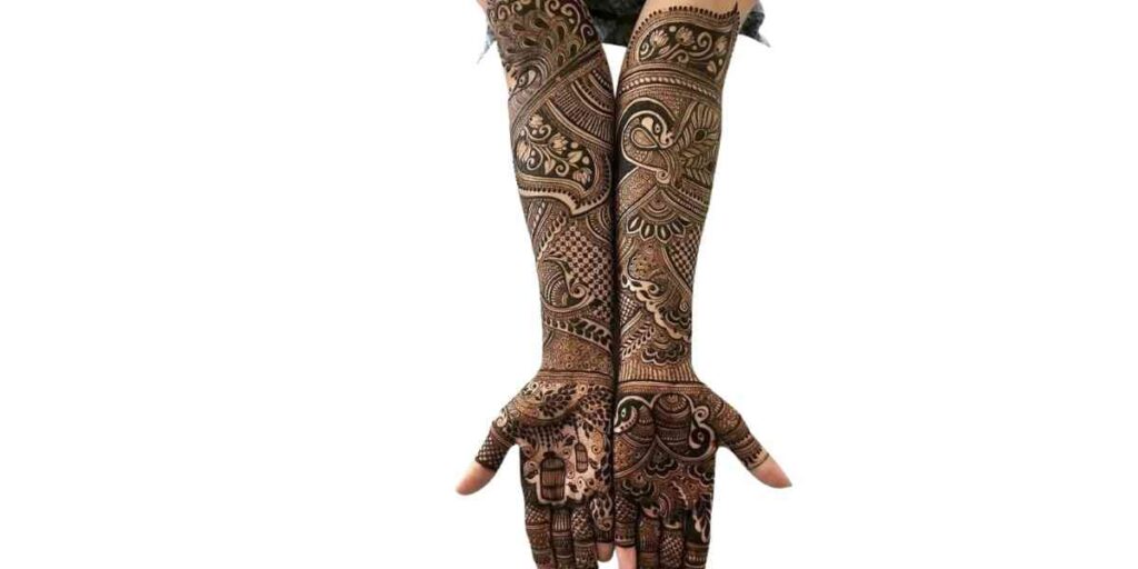 Intricate Bridal Mehndi with Paisley Flow and Fine Shaded Detailing
