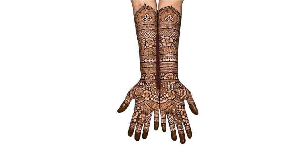 Intricate Bridal Mehndi with Floral Detailing and Symmetric Pattern Work