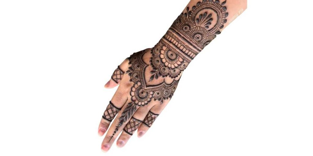 Heavy Arabic Mehndi Design Back Hand Intricate & Bold Floral Pattern