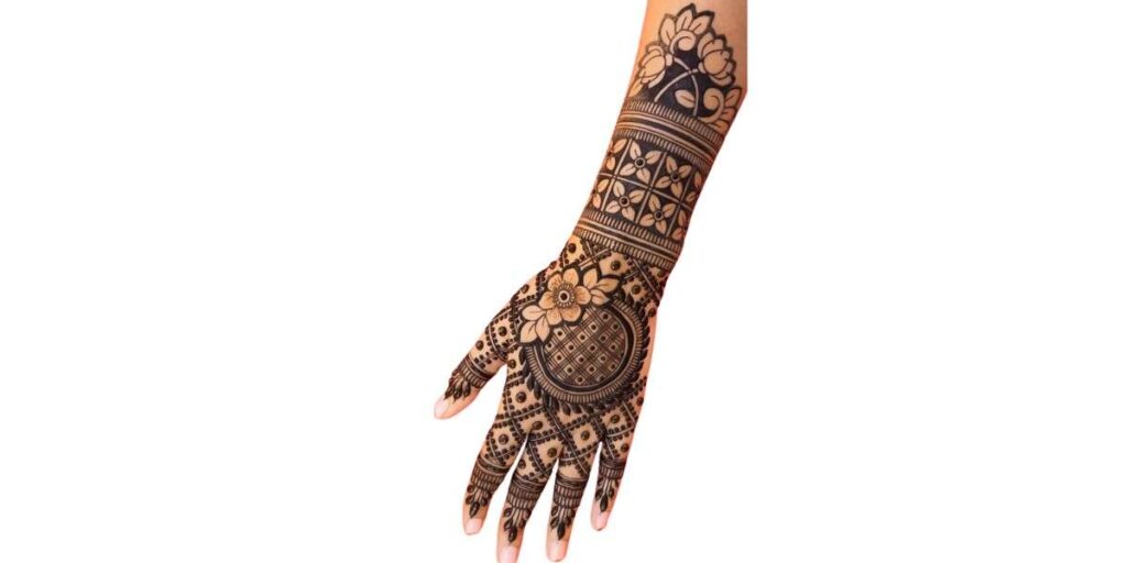 Elegant Mehndi Design Back Hand