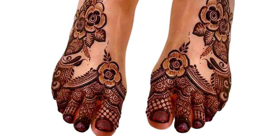 Stylish Foot Mehndi Design
